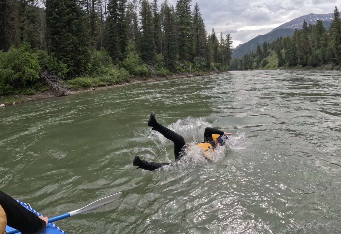 RedParrothead's tweet photo. SHOWING some @jimmybuffett 
LOVE on THE SNAKE RIVER while 
WHITE WATER RAFTING outside the GRAND TETONS in WYOMING 🤡 https://t.co/UuM70XDn2Z