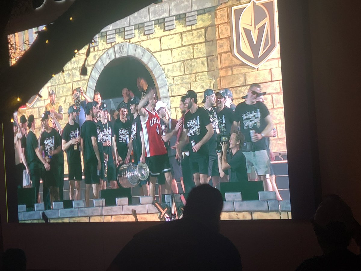 JoeBosse's tweet photo. @SinCityHawkeye @GoldenKnights https://t.co/2GwYM6FShU