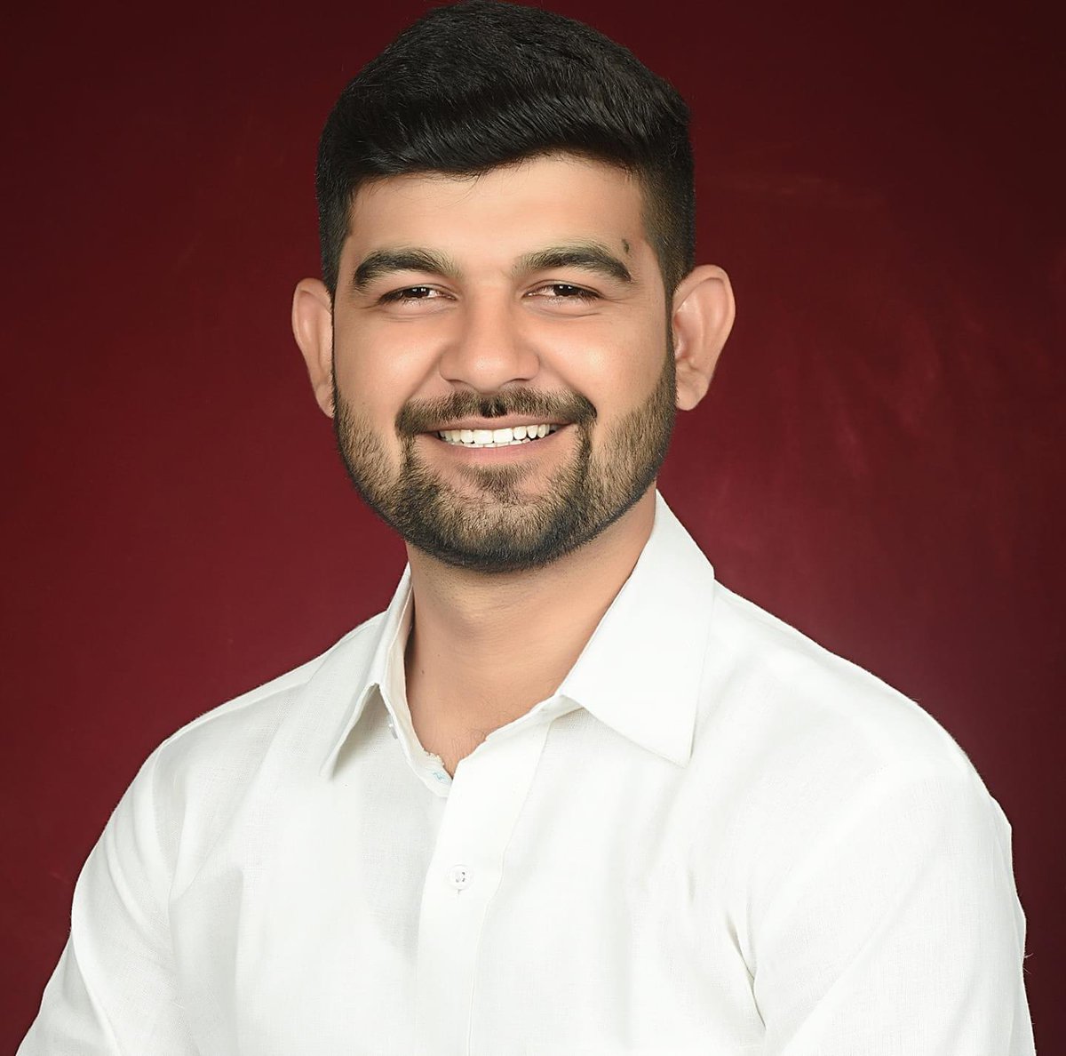 Pravesh_ru's tweet photo. अध्यक्ष पद हेतु राजस्थान विश्वविद्यालय @MAHESHCHODHRYRU mission 2023
छात्र हितों के लिए सदैव तत्पर
#keep_support https://t.co/2aEod2uLPB