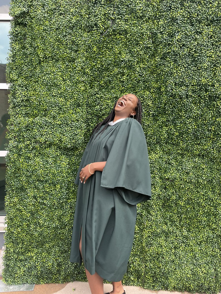 bdeen_'s tweet image. She’s ✨educated✨