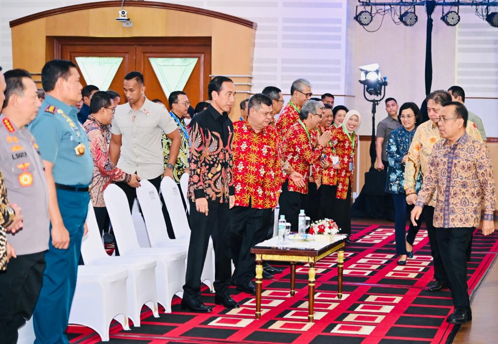 Shinob1_Konoha's tweet photo. presiden menekan penting dalam mengawasi anggaran agar lebih produktif https://t.co/Ap1Lc7zwrD