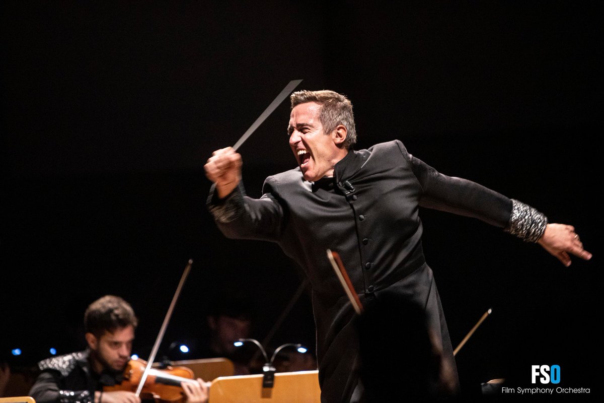 FilmSymphony's tweet photo. Las despedidas suelen ser tristes... ¡excepto si el público te recibe a lo grande y lo próximo que está por llegar promete ser espectacular! 💥🤩
💙 ¡Gracias Madrid por haber vibrado con el #FenómenoKrypton!
#FilmSymphony #FSOKrypton https://t.co/IsNOf9kqKK