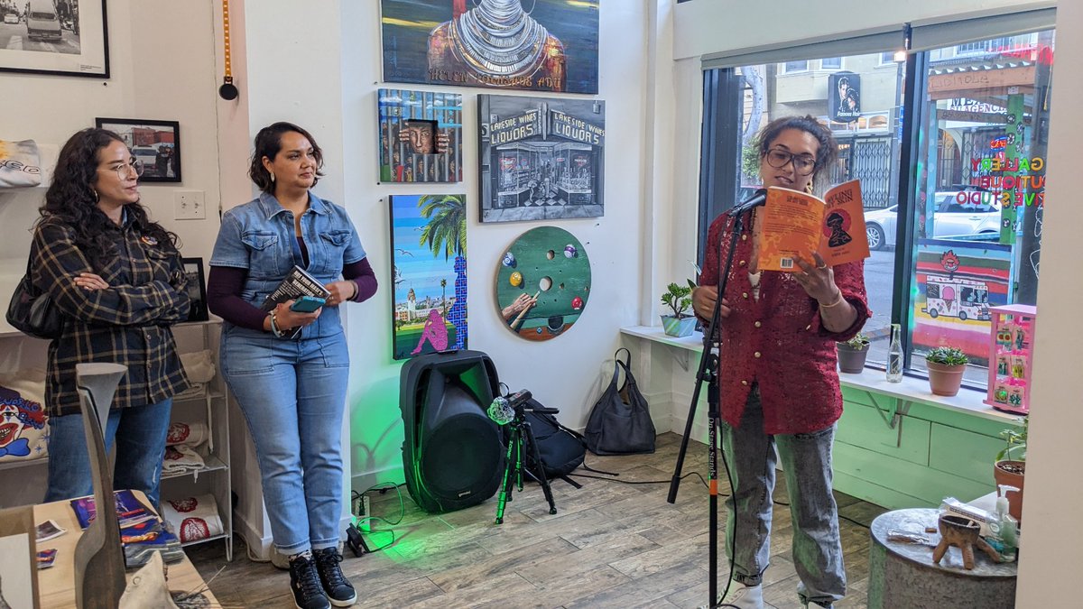 chrsdcook's tweet image. So great being at #FlorYCanto Latino/a literary and music festival in #SanFrancisco, a beautiful display of the city cultural and literary scene and some powerful poetry! @sfgrotto @lithub @Litquake @eltecolotesf @calle24