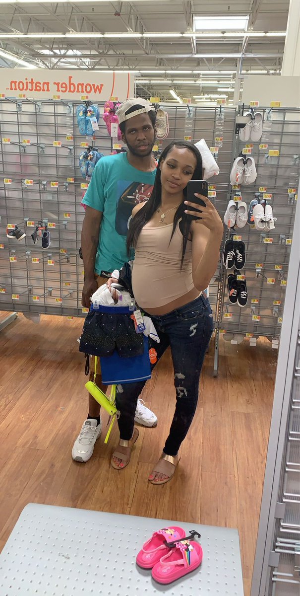 _ayannaE's tweet photo. I appreciate all the times you kept my kids away from me but would bring em back if I slept with you 😩 🤞🏽 realist nigga ever. You may be a horrible person, but you a damn good father! Happy Fathers Day Christopher I love you downnnnnn 💖 https://t.co/xTSYyD6qWj