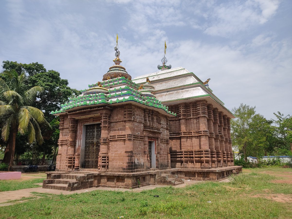 UmashankarPani5's tweet photo. One of Hidden Gem of Odisha
Marada Jagannath Temple, Sarana Srikhetra, Odisha
LORD JAGANNATH KEPT HIDDEN IN THIS PLACE https://t.co/MuYNXvqOf0