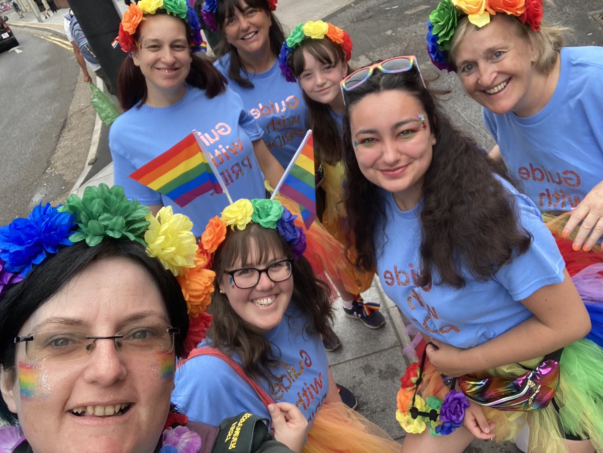 Colourful bus ride yesterday with this fabulous bunch <a href="/cardiffguiding/">Girlguiding Cardiff and East Glamorgan</a> <a href="/GuidingCymru/">Girlguiding Cymru 🏴󠁧󠁢󠁷󠁬󠁳󠁿</a>! Great to meet you all! #volunteering #dedicated <a href="/PrideCymru/">Pride Cymru</a>