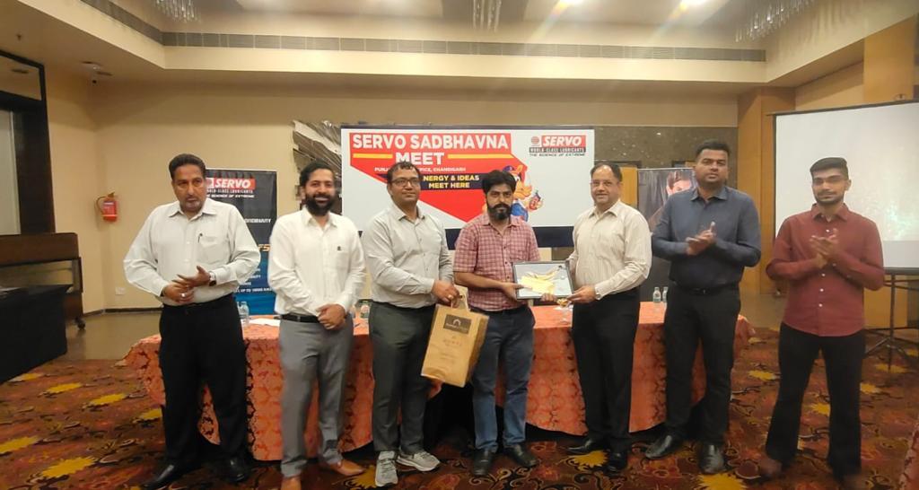 ioclpunjab's tweet image. #Servo #Sadbhawna Meet was conducted yesterday in Chandigarh by #Lubes @ioclpunjab to felicitate resellers under SSR Chandigarh Sales Area. The event was graced by the august presence of Shri Girish Jain, CGM(Lubes),  CM(M&amp;amp;P), and RCL, PSO.
@IndianOilcl 
#Lubricants