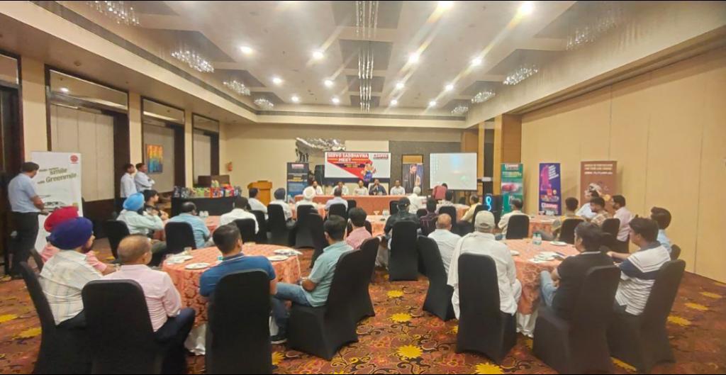 ioclpunjab's tweet image. #Servo #Sadbhawna Meet was conducted yesterday in Chandigarh by #Lubes @ioclpunjab to felicitate resellers under SSR Chandigarh Sales Area. The event was graced by the august presence of Shri Girish Jain, CGM(Lubes),  CM(M&amp;amp;P), and RCL, PSO.
@IndianOilcl 
#Lubricants
