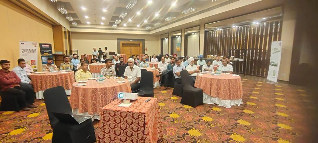 ioclpunjab's tweet image. #Servo #Sadbhawna Meet was conducted yesterday in Chandigarh by #Lubes @ioclpunjab to felicitate resellers under SSR Chandigarh Sales Area. The event was graced by the august presence of Shri Girish Jain, CGM(Lubes),  CM(M&amp;amp;P), and RCL, PSO.
@IndianOilcl 
#Lubricants