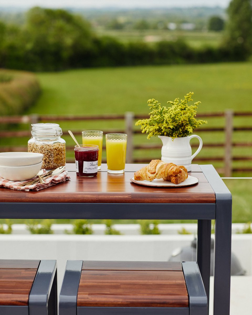 Is it breakfast in bed for Dad this morning, or brunch in the garden? 

Happy Father's Day! 

#Ivyline #MyIvyline #FathersDay #HappyFathersDay #Breakfastinbed #alfrescodining