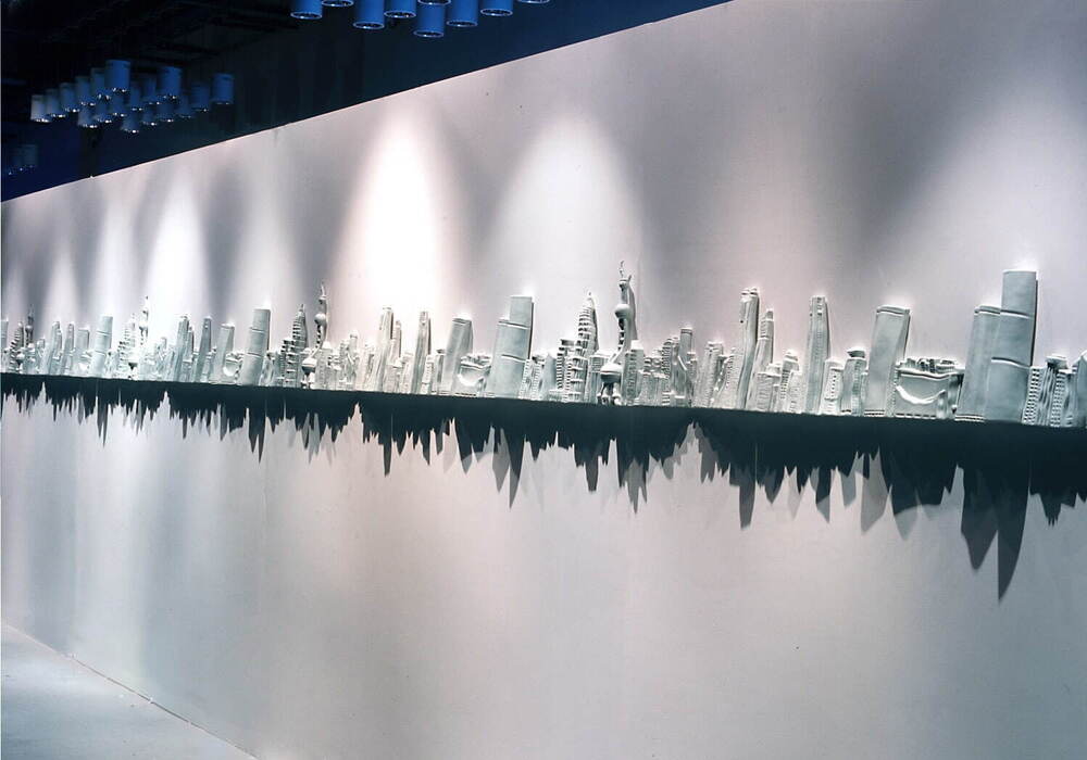 fashionpressnet's tweet photo. “磁器の現代美術”劉建華の個展が十和田市現代美術館で - 磁器の儚さと現代の空虚さの交錯 - https://t.co/CFiBh2vvow https://t.co/LCPG0Q3swp