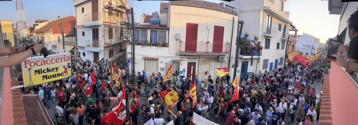 PeppeBille's tweet photo. Ieri, corteo #NoPonte a #TorreFaro - #CapoPeloro https://t.co/Va0VAcpQP1