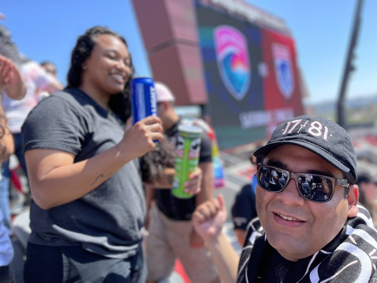Mosaic1781's tweet photo. Meet Elvis! (We Hope)
He’s one of our biggest supporters in every way, shape, and form. He loves this team and he’s a huge advocate for women’s sports. He’s a big part of our community 🙌🏾
#AngelCityFC | #WOSO | #GoElvis https://t.co/MWYJRBVNIt