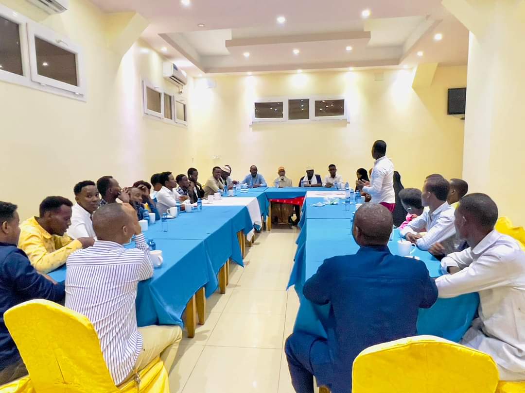 chiefeelay's tweet photo. Baidoa 18/06/2023

Maalmo safar shaqo aan ugu maqnaa magalada Mogadishu waxaan maanta dib ugu soo laabtay magalada Baidoa ee caasimada kumeel gaarka ee Dowlad goboleedka Koonfur Galbeed Soomaaliya. https://t.co/CRNaLHYIRY