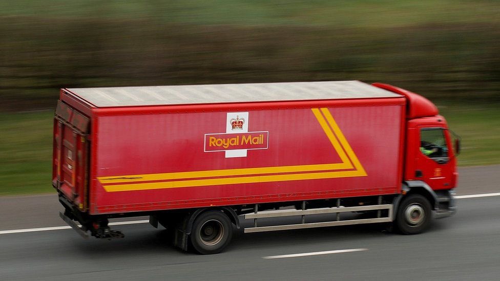 Live coverage of a Royal Mail lorry laden with Father’s Day cards homing in on Boris Johnson’s location