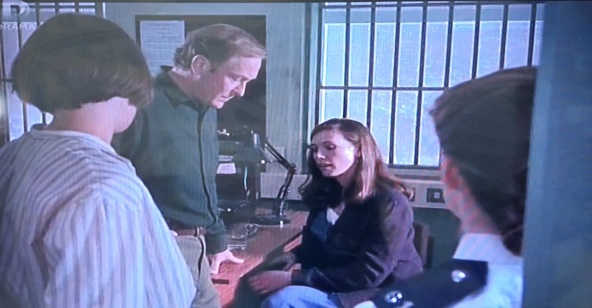 Sally Rogers (Sgt. Jo Masters) as Susan Hart in the Dangerfield episode 'The Dead Businessman' (1995).

#OffTheBill #TheBill @SallyARogers
