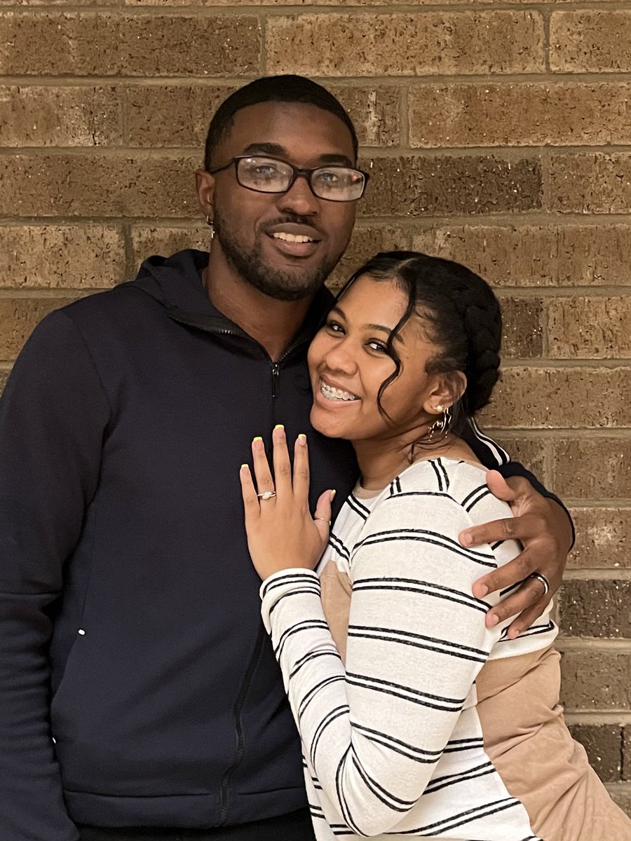 Xandreeeaaa_27's tweet photo. @Dreadful4Tymes Married 6 months now love my man 💕 https://t.co/zSej8qtD96
