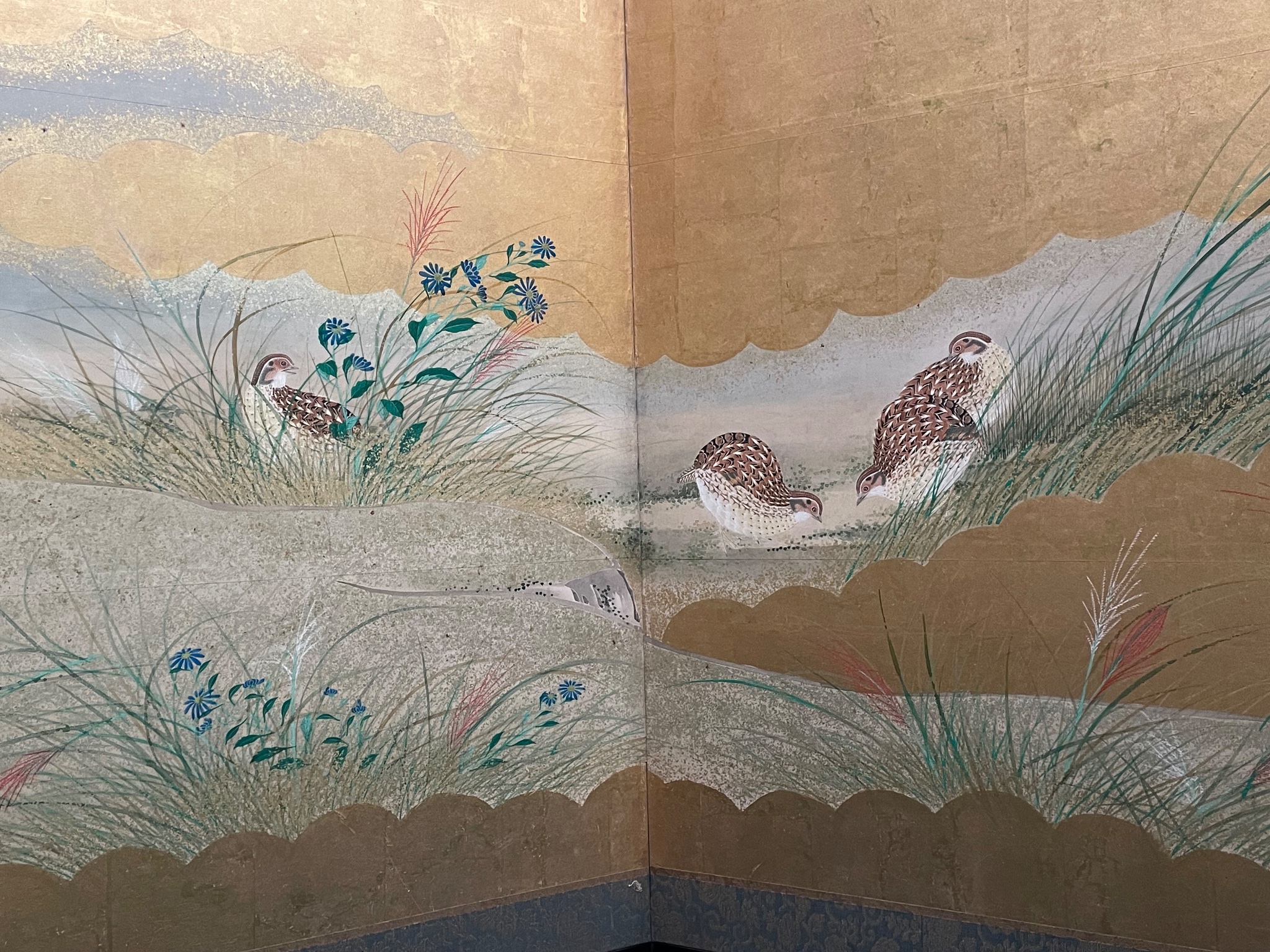 【真作】掛軸　秋草に鶉図　侘び寂びの情景　静謐なる秋の景色　Q74 真作】掛軸 秋草に鶉図 侘び寂びの情景 静謐なる秋の景色