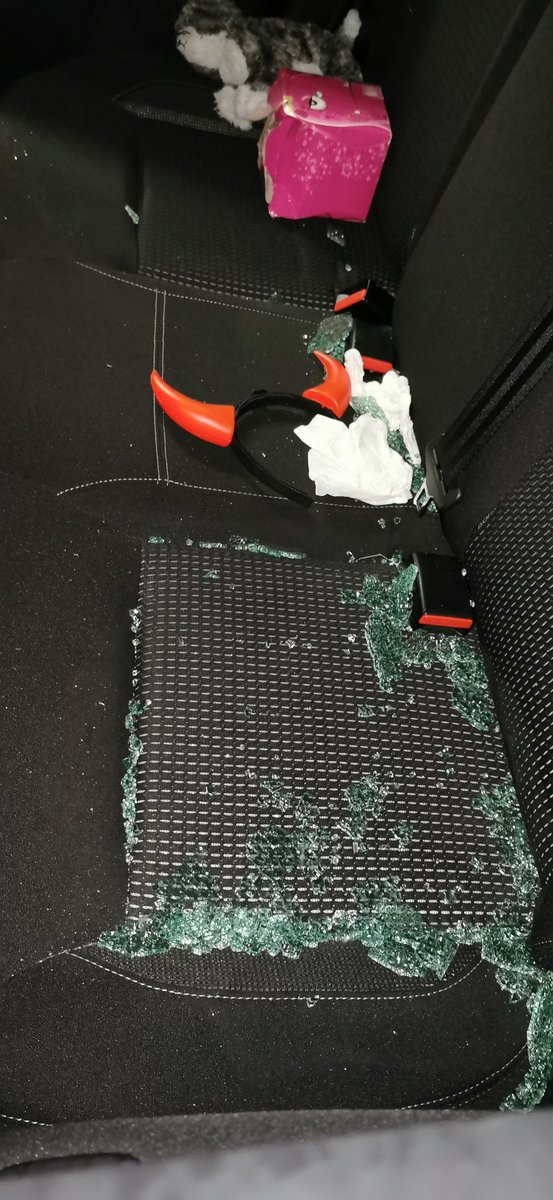 MakiHyena's tweet image. A reminder: you can be careful all you want, but when you meet the dickhead, it can happen. #drivecarefully #onho #cantwaittoseeyouagainlikenew