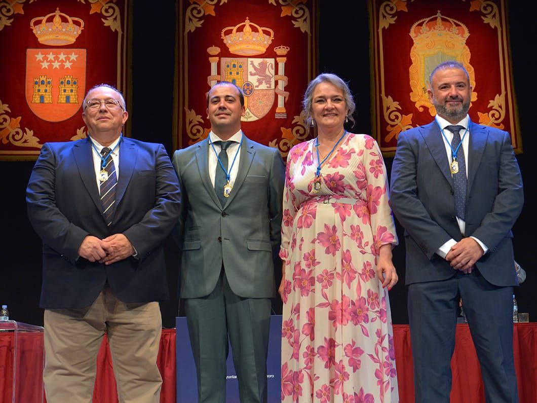 El Grupo Municipal VOX Valdemoro comienza la andadura con una única misión:
"Cuidar Valdemoro, cuidar lo nuestro"
Gracias a todos los que lo habéis hecho posible.
#voxvaldemoro
#valdemoro