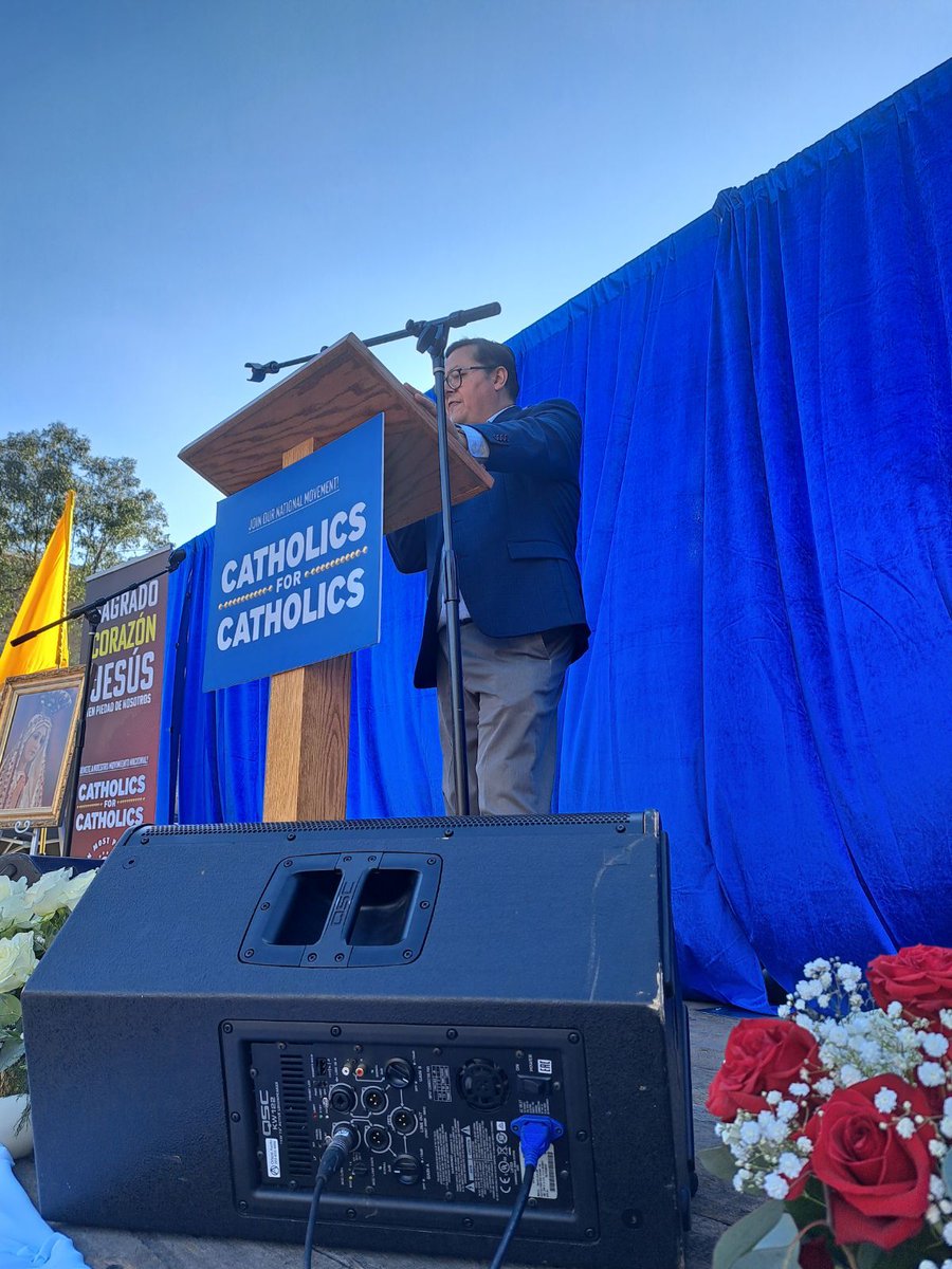 guerrero_cpa's tweet photo. On Friday, I joined thousands of Christians at Dodger Stadium to protest the anti-Catholic bigotry of the team and their honorees. I was honored to speak in defense of our Christian heritage. #BoycottDodgers #StopAntiCatholicBigotry #ShameOnDodgers #ChristianFirst https://t.co/Gasv8Qg22E