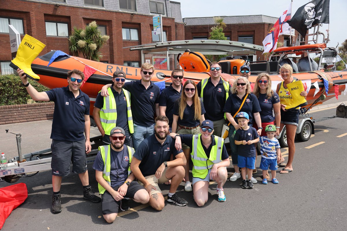 Another year of Harry Paye Day and our <a href="/RNLI/">RNLI</a> volunteers managed to escape the pirates again! 🏴‍☠️ 
📸 Richard Crease