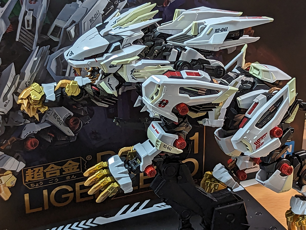 超合金ライガーゼロ届いたあ！イオンブースターとスタビライザーがちょっと気になるけどカッコいい！