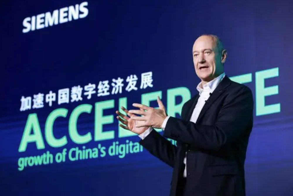 On 15 June, #Siemens announced that it will #invest €2 billion overseas in high-tech factories, innovation labs, education centres, ect. Asia is a key region for Siemens' investment, in which Siemens will invest €140 million in the expansion of its plant in #Chengdu, China.