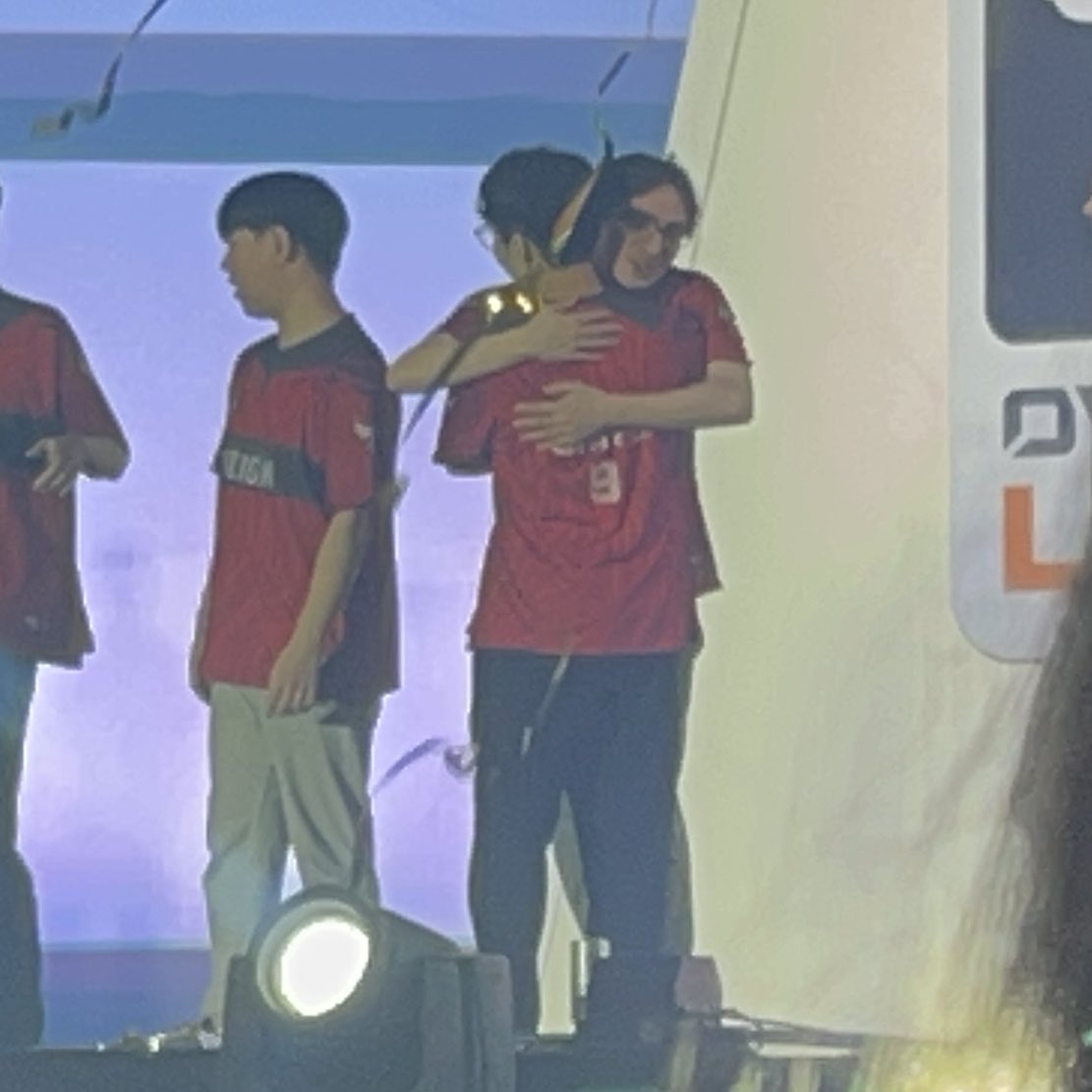 noot2_'s tweet photo. 너무 축하하고 사랑해 https://t.co/0Bz3FkPawm