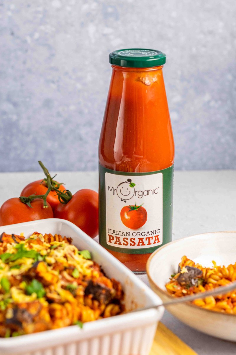 Let’s have a PASSATA PARTY 🎉 Because our Italian Organic Passata is not just an old passata; it’s purely made from 100% Italian Organic Sun-Ripened Tomatoes & nothing else 😋 What are you waiting for ? Head to Abel & Cole & stock yourself up 🤌🏼 #YummyNakedGoodness