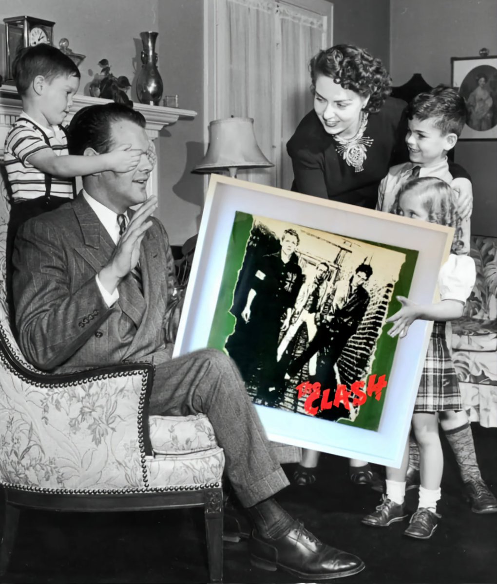 Happy Father's Day to all the dads!

Start hinting now to get 'em to give you a giant painting of your favourite album for next year!

#fathersday #fathersdaygifts #musiclover #recordcollector #vinylcollector #vinyllover #notonthehighstreet