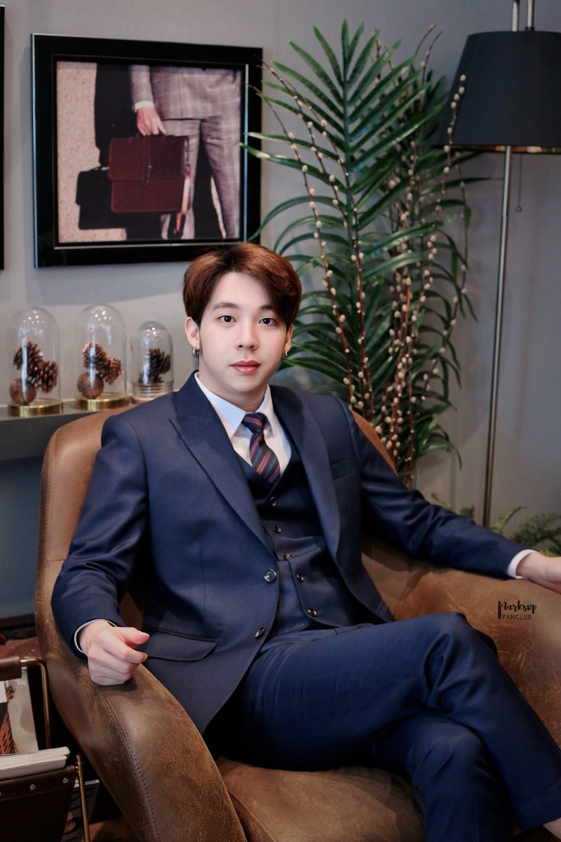 Marksvpfanclub's tweet photo. 👔เรื่องสูท มาร์คไว้ใจให้ SUITCUBE ดูแล👍🏻

🙏🏻ขอบคุณทางร้าน SUITCUBE  ให้บริการดีเยี่ยม ⭐ #SUITCUBE

#มาร์คfoolstep
#มาร์คยืนหนึ่ง
#FoolStep 
#MARKSVP https://t.co/K7BAMYIIPo