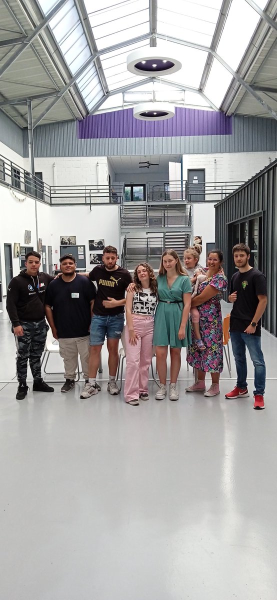 Le pot de départ des stagiaires espagnols avec les familles d accueil et les tuteurs entreprises. Joli moment de convivialité. A l an prochain!