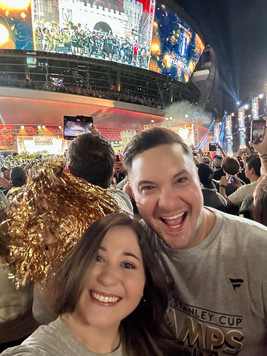 kaitlyn_fuhs's tweet photo. Las Vegas: A City of Champions π
We π you, @GoldenKnights
#VegasBorn #CupInSix #VGKParade https://t.co/EeRx136Sjz