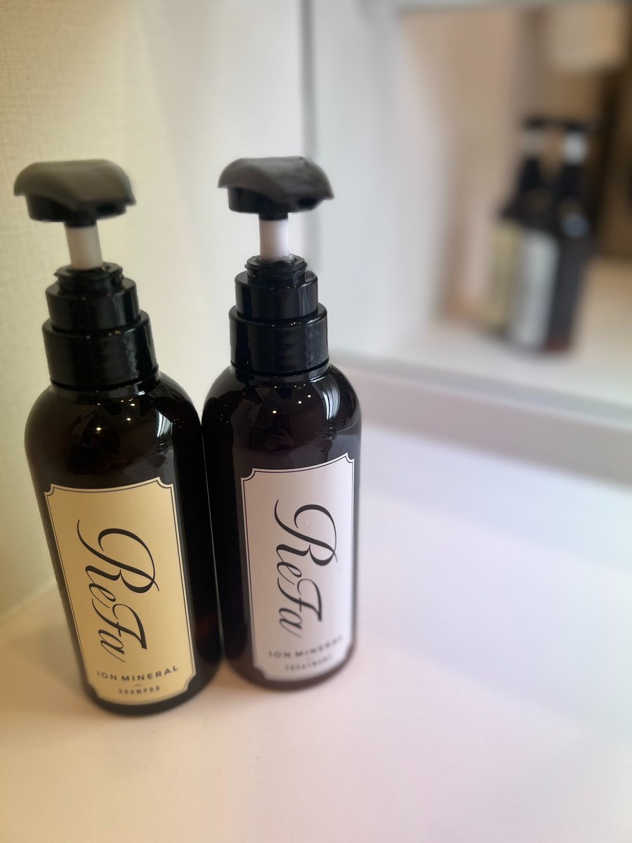 Refaのシャンプー、トリートメントが予想以上に良くて凄い！！🧴🫧

ヘアケア頑張っても中々痛みが取れなかったのに、使い出してすぐに効果がわかるほど！🥹

#ヘアケア
#艶髪
#リファ
#Refa