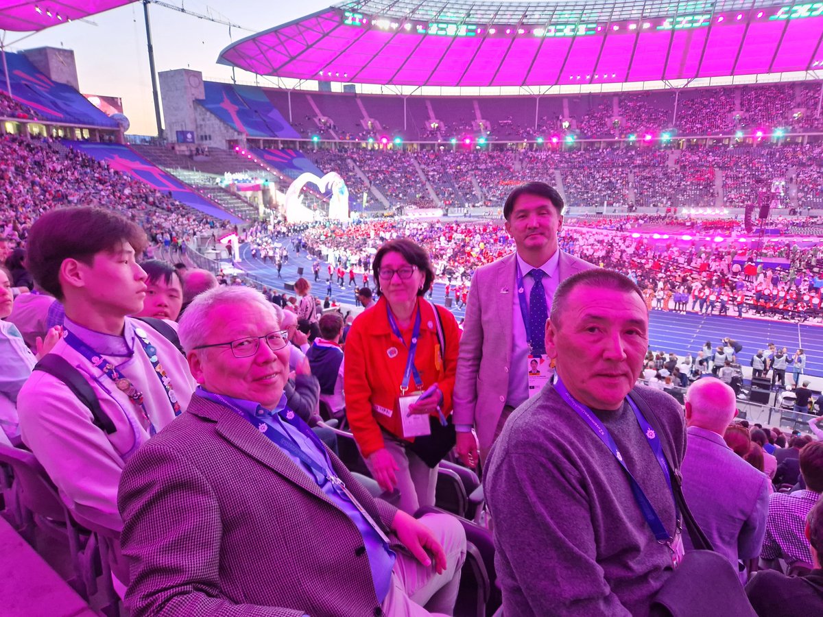 Gestern fand die Eröffnung von Special Olympics statt. Ein Team aus der Mongolei nimmt am Wettbewerb auch teil. Berlin, Olympia Stadion
