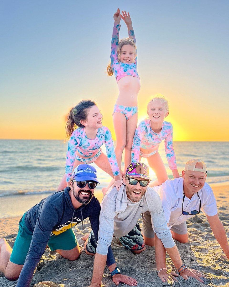 Happy #FathersDay to the ones who make every vacation unforgettable! 🌴🌊 #MyFortMyers Photo: bit.ly/3J4UYyJ