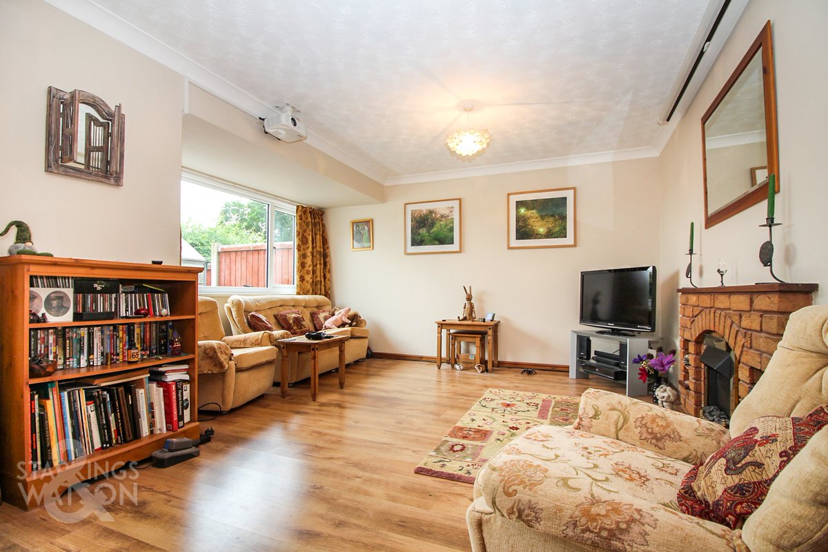 Semi-Detached Home | 19' Sitting/Dining Room | 12' Kitchen | Three Bedrooms | Bathroom &amp; Cloakroom | Panoramic Field Views | Oil Fired Warm Air Heating | Garage &amp; Gardens

Offers In Excess Of £230,000
📍 Millside, Hales
🏡 View Full Details Here: ow.ly/TChh50OPWex