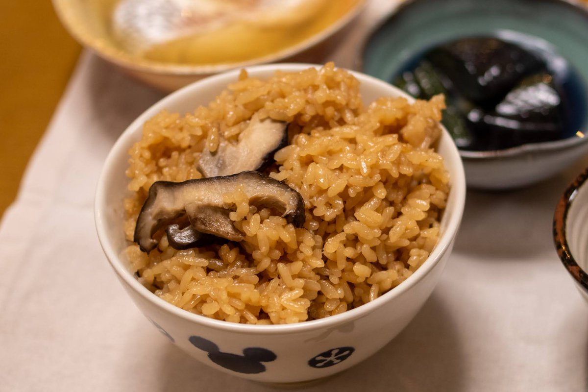 今日の晩ごはん
ピリ辛ホルモン
イサキの卵の煮付
茄子の揚げ浸し
豆の胡麻和え
酢の物
鯛のおすまし
椎茸ご飯

#男料理 #男子ごはん #おうちごはん #料理好きな人と繋がりたい #料理記録 #手料理 #料理写真 #和食 #晩ごはん #おなかペコリン部 #みっちち飯 #日本自炊協会 #twitter家庭料理部 #飯テロ