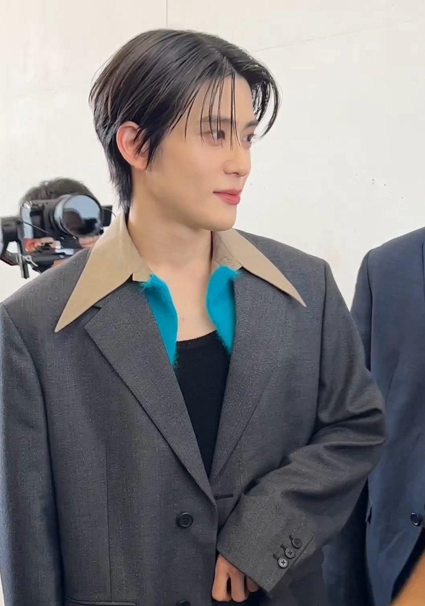 jaehyun is sooo handsome

PRINCIPE JAEHYUN A PRADA 
#PradaSS24 #PradaSS24xJaehyun <a href="/Prada/">PRADA</a>