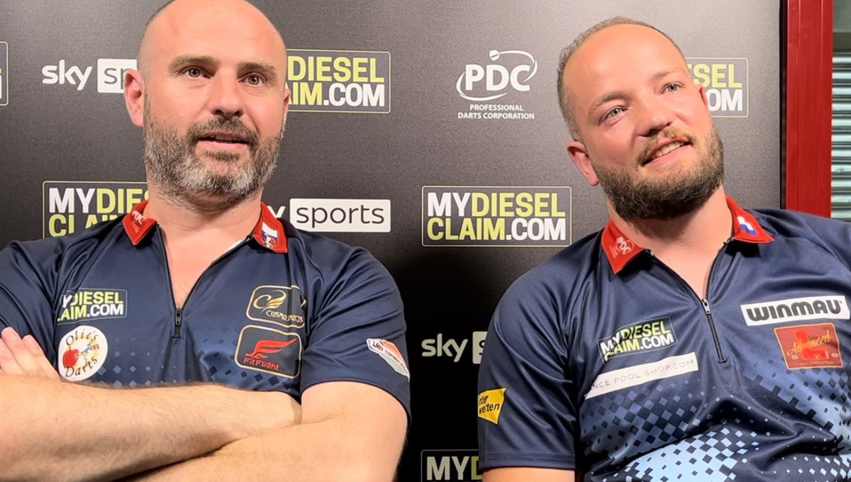 FFD_Darts's tweet photo. Interview exclusive FFD et en français s’il vous plaît de nos deux joueurs juste avant le 1/4 de finale de PDC World Cup. 
Allez les bleus !! 🎯💪🇫🇷

https://t.co/3gWBAtPm80 https://t.co/Rq3iG0Jdqr