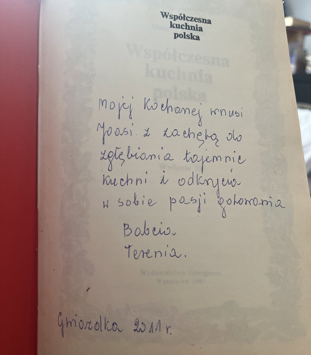 rainysmiIe's tweet photo. ej bo znalazłam taka książkę (ktoś zostawił reklamówkę książek przy koszu) i aż mi przykro, że ta Joasia jej nie ma😭 https://t.co/SIGoYr1rOH