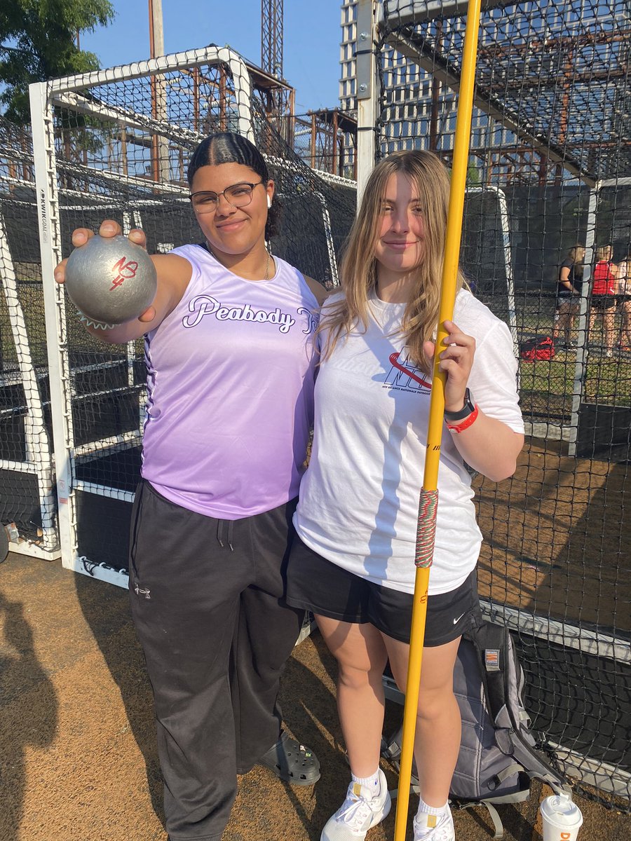 Coach_JaySmith's tweet photo. Day 3 at #NBNationals @PeabodyTC is clerked and ready!! #NationalChampionship competition for @Alexjackson9_ and #MissAaliyah in the #shotput and @AlessandraForg5 in the #javelin
#GoTanners
@salemnewssports @TannerCoach @Peabody_Super @PeabodyMayor https://t.co/mRT4lsOLvI
