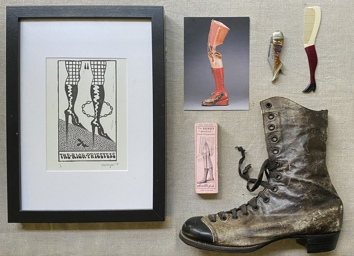 Recently wrote a piece for collector-collective Stan about my compulsive collection of legs 🦵🏼🦵🏼

Read on for a kick in the eyes / saucy moustache combs / an insight into my golden-legged childhood stan.co.uk/archive/shes-g…