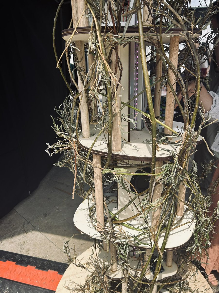 sabinehauert's tweet image. Amazing interactive experiment combining nature and urban, sound and light at the Festival of Nature this weekend. Well done to the @farscopecdt and @BristolRobotLab team. They built this from scratch. Learn more here styinglee.wixsite.com/the-forest