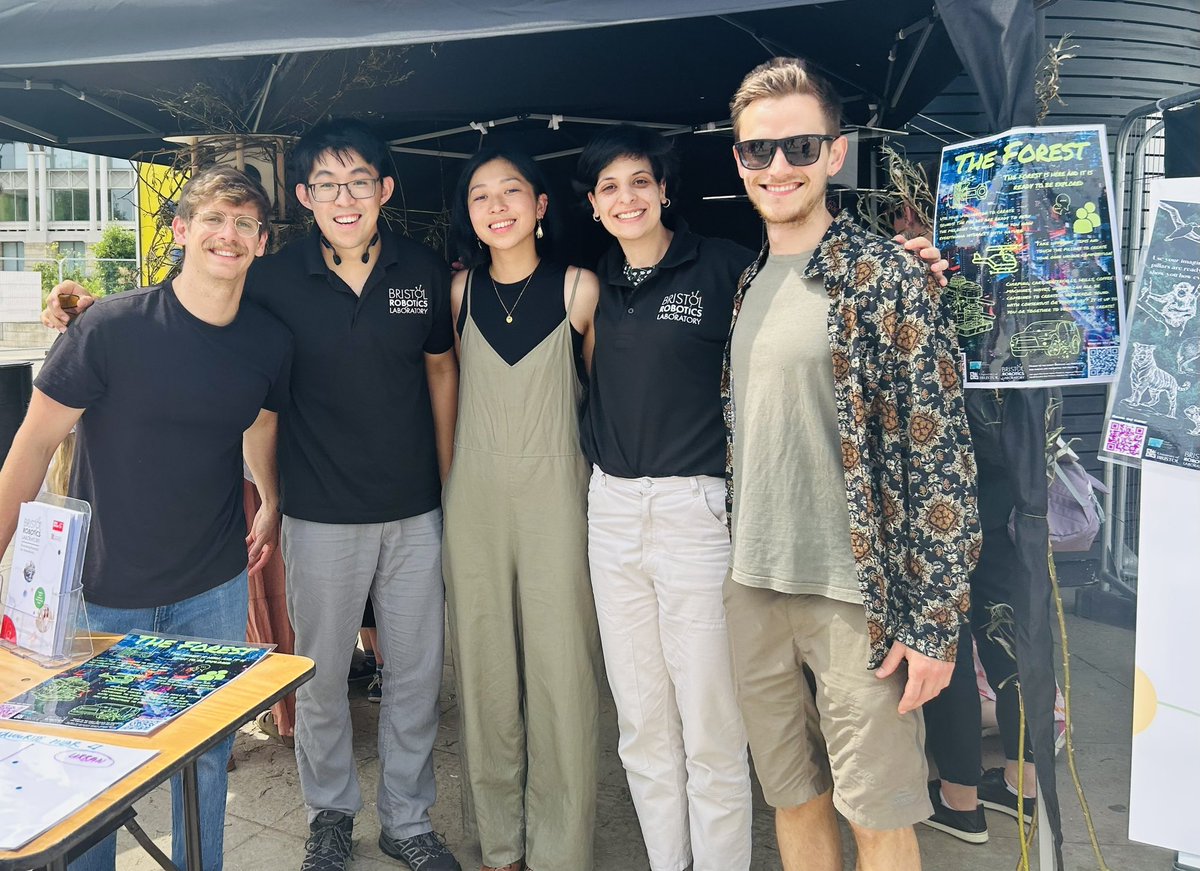 sabinehauert's tweet image. Amazing interactive experiment combining nature and urban, sound and light at the Festival of Nature this weekend. Well done to the @farscopecdt and @BristolRobotLab team. They built this from scratch. Learn more here styinglee.wixsite.com/the-forest
