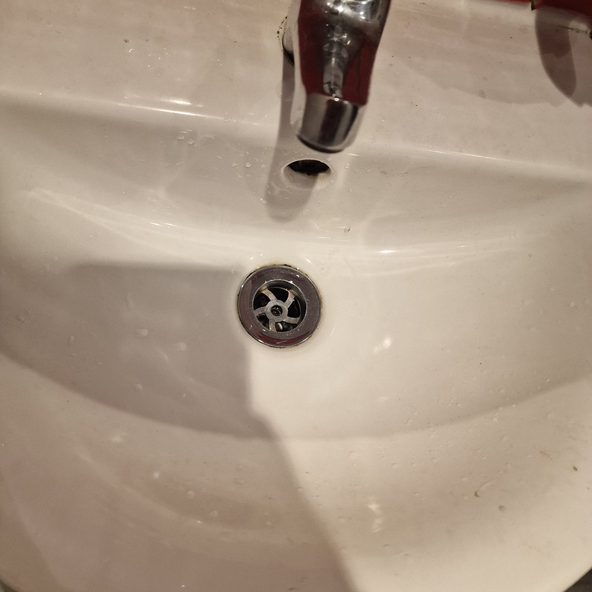 theborretts's tweet photo. Call this clean. Maybe the staff need to check the toilets more often 🤢 at @kfc M6/junction 9 https://t.co/AHTGypdqG4