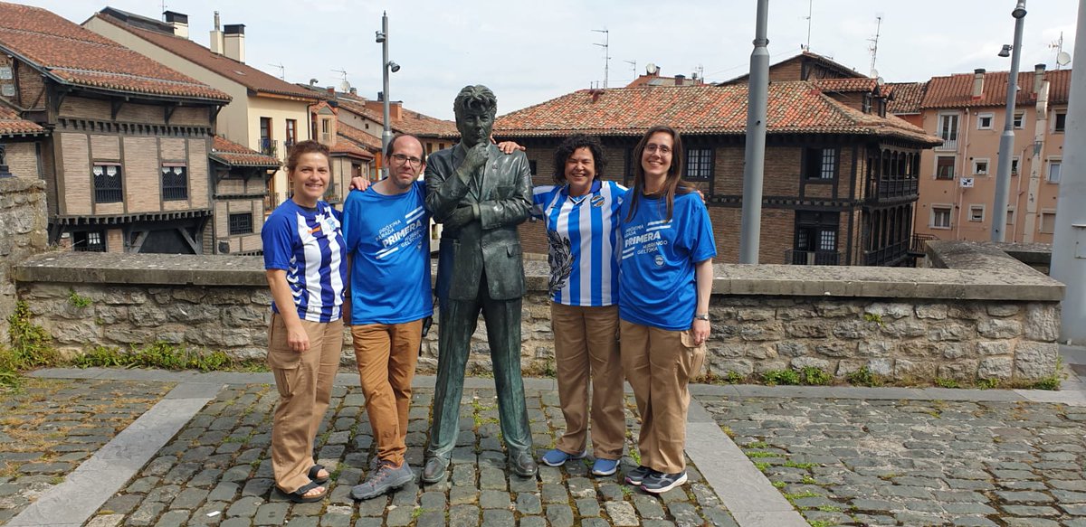 CatedralVitoria's tweet image. Gasteizko Santa María Katedralean ere @Alaves en alde #GoazenGlorioso #animopues #AupaGlorioso #AltaLaFrente #GoazenDeportivo #VitoriaGasteiz