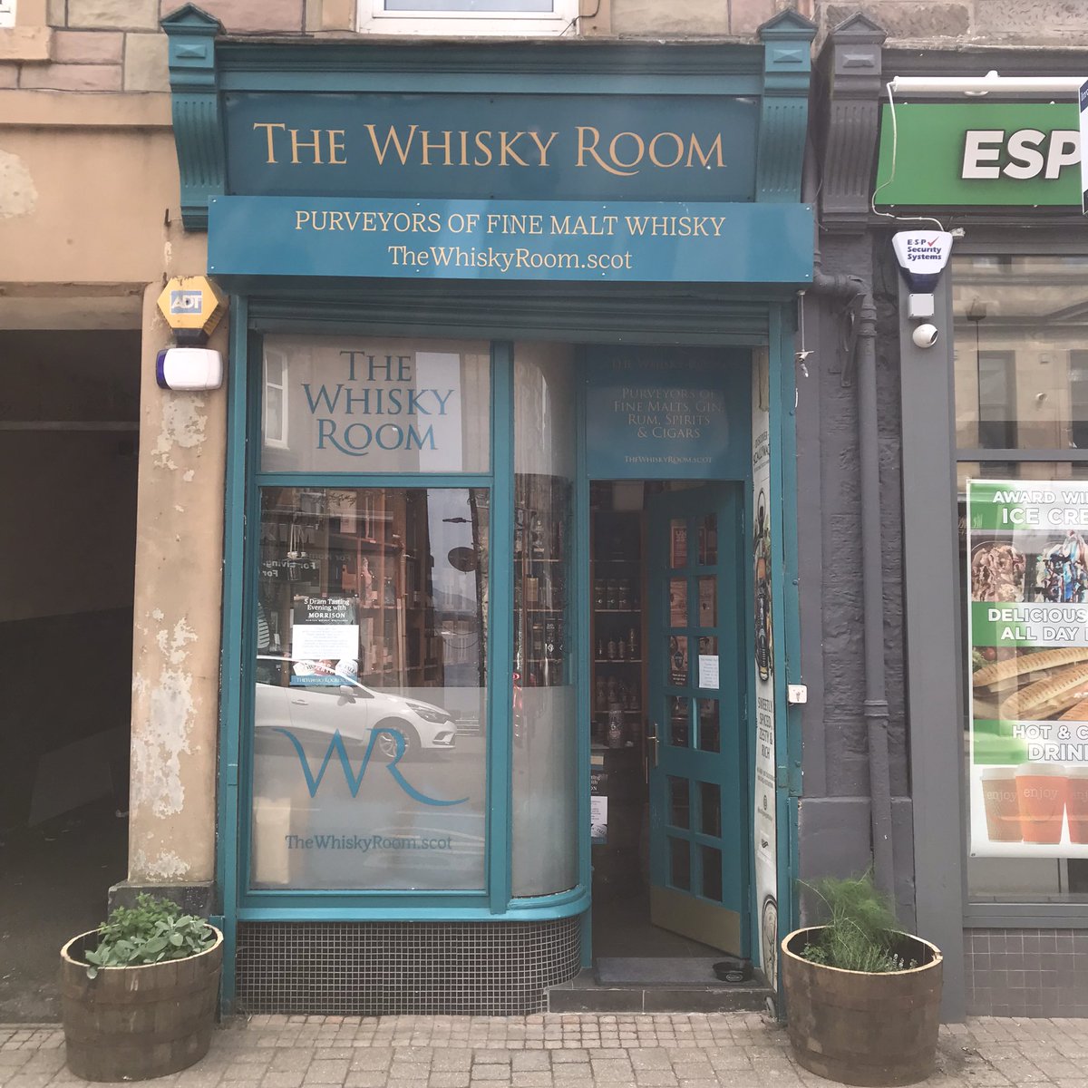 Hope you are all having a cool weekend.. ✅ Just a quick post to say that your favourite local whisky merchant is open 1-5pm for any last minute ‘get out of jail free card’ Father’s Day gifts 🥃
#fathersdaygiftideas 
#lastminutegifts 
#thewhiskyroomgourock