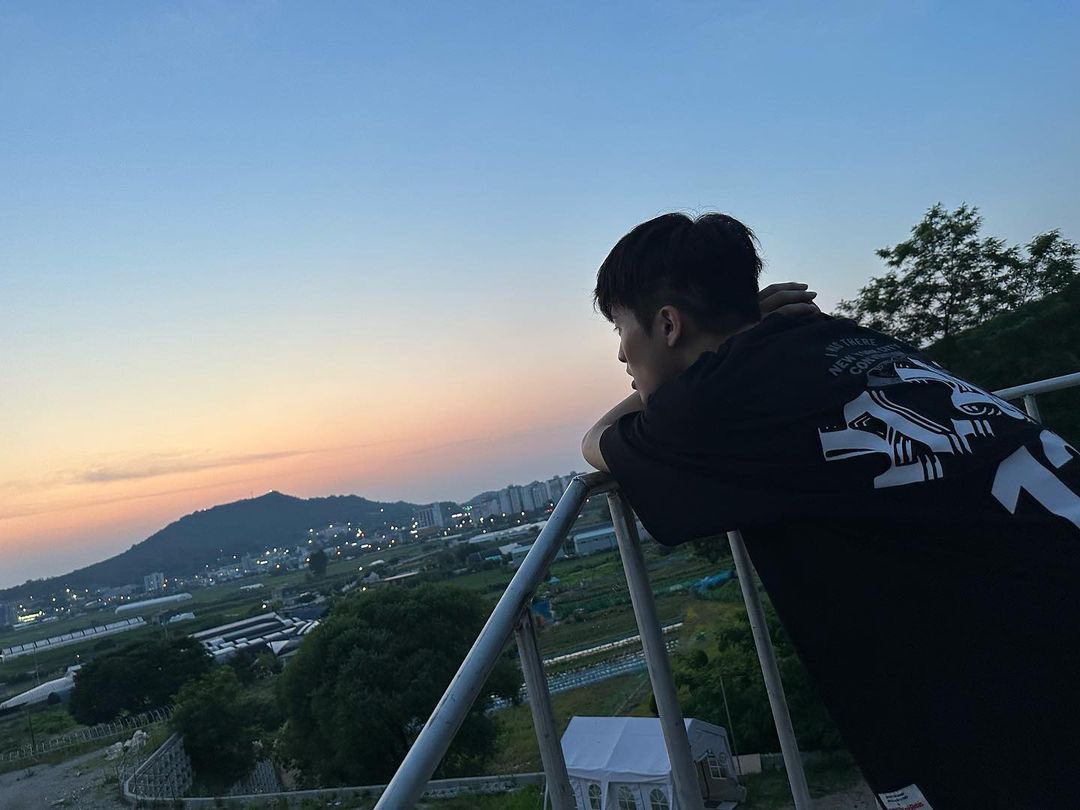 LMKFEED's tweet photo. [230618] onyourm__ark instagram

plz slide right 🙄 https://t.co/wBbulEOYjA